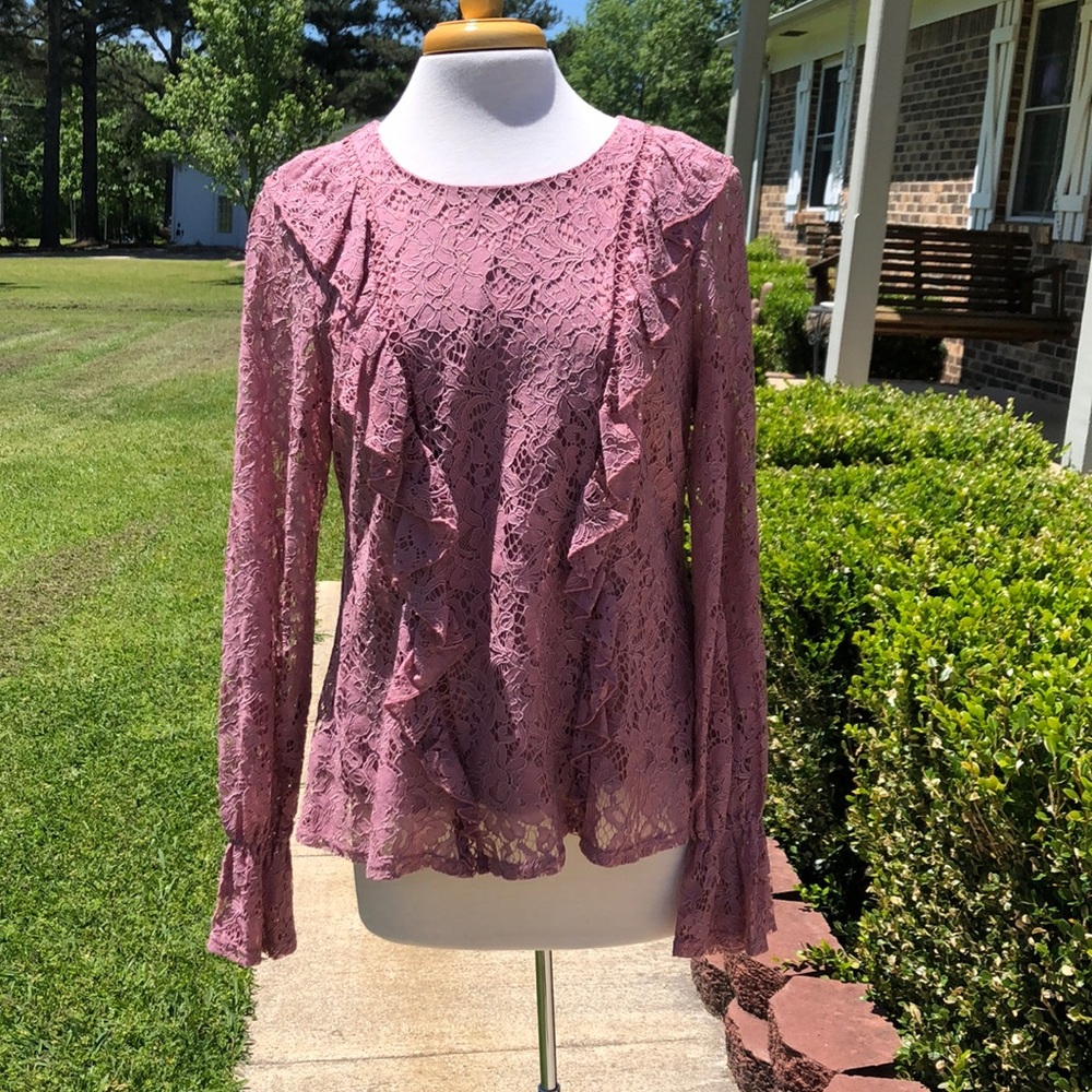 Wonderly Plus Size Lace Peplum Top